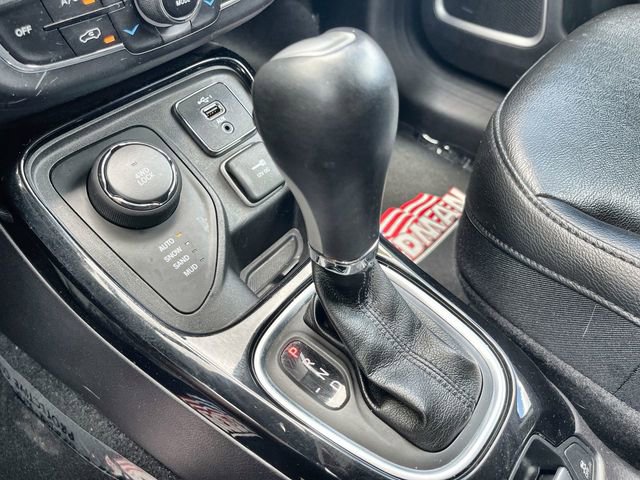 Used 2020 Jeep Compass Latitude AWD/4WD image 16