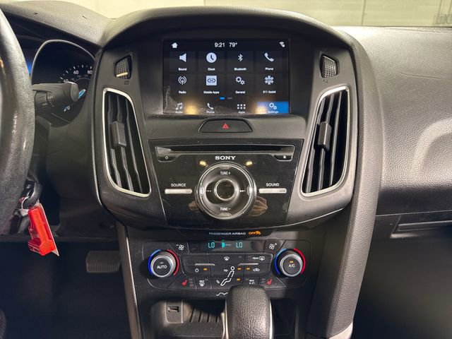 Used 2017 Ford Focus SEL w/ Cold Weather Package FWD image 27