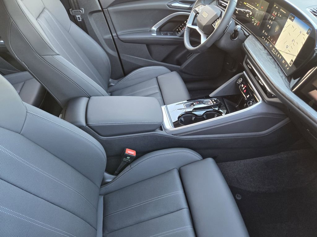 Certified 2025 Audi Q5 Prestige image 18