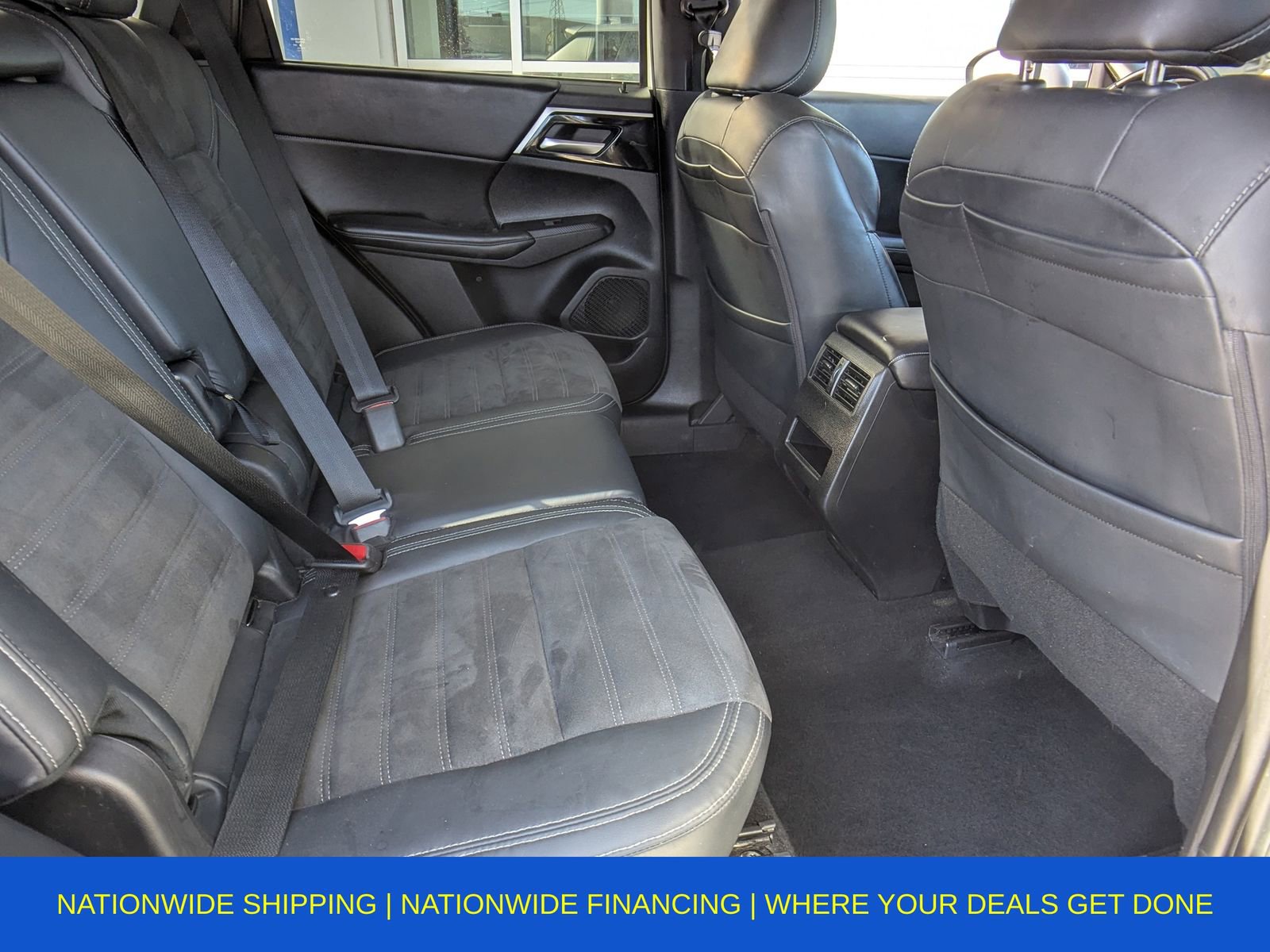 Used 2023 Mitsubishi Outlander SE image 15