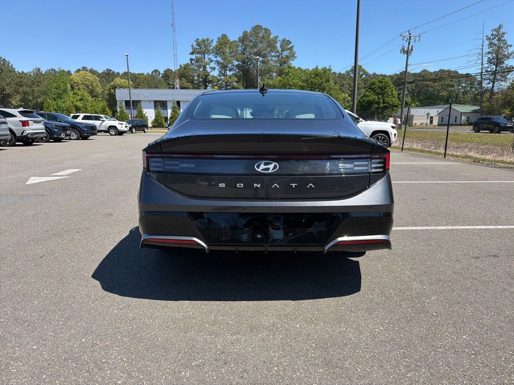 Used 2025 Hyundai Sonata SEL FWD image 6