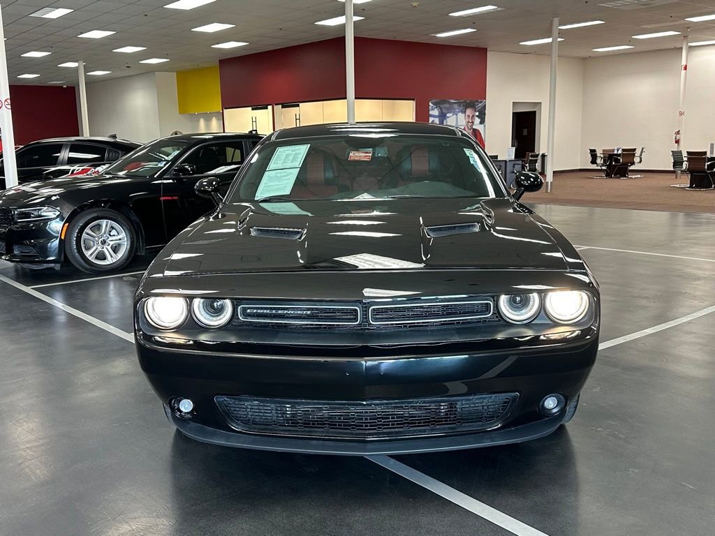 Used 2018 Dodge Challenger SXT Plus image 10