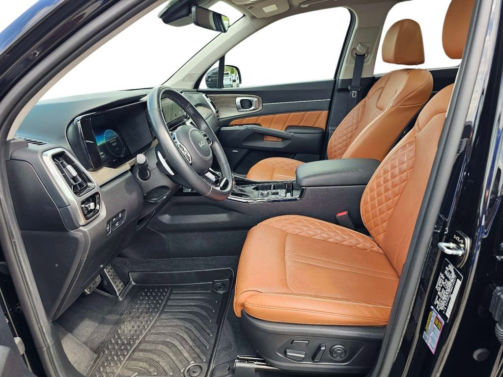 Certified 2022 Kia Sorento SX Prestige w/ Rust Color Package image 17
