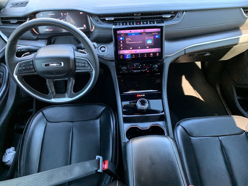 Used 2025 Jeep Grand Cherokee L Limited w/ Luxury Tech Group II RWD image 15