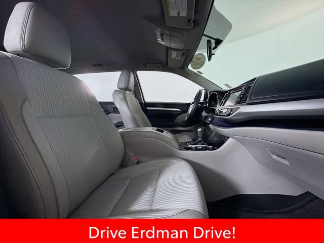 Used 2016 Toyota Highlander Plus image 25