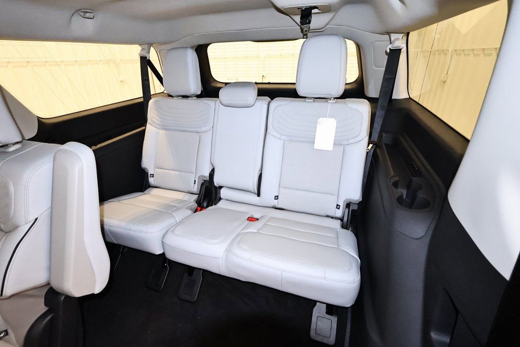 New 2025 Ford Expedition Max Platinum w/ Platinum Ultimate Package image 16