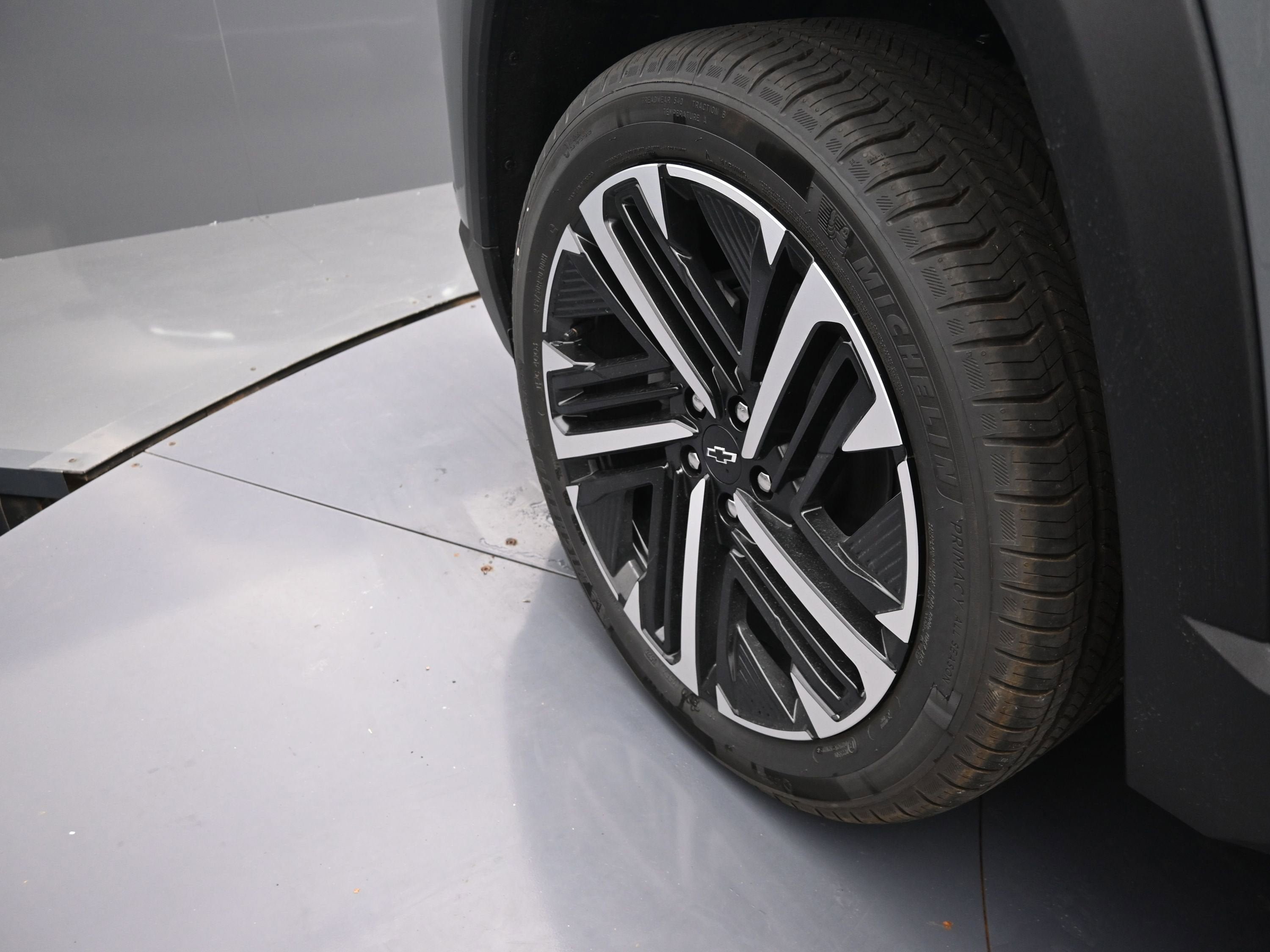 New 2026 Chevrolet Equinox RS w/ Safety and Technology Package AWD/4WD image 40