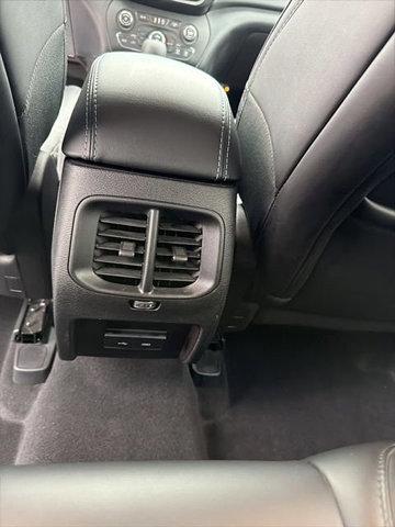 Used 2019 Jeep Cherokee Latitude Plus w/ Cold Weather Group image 18