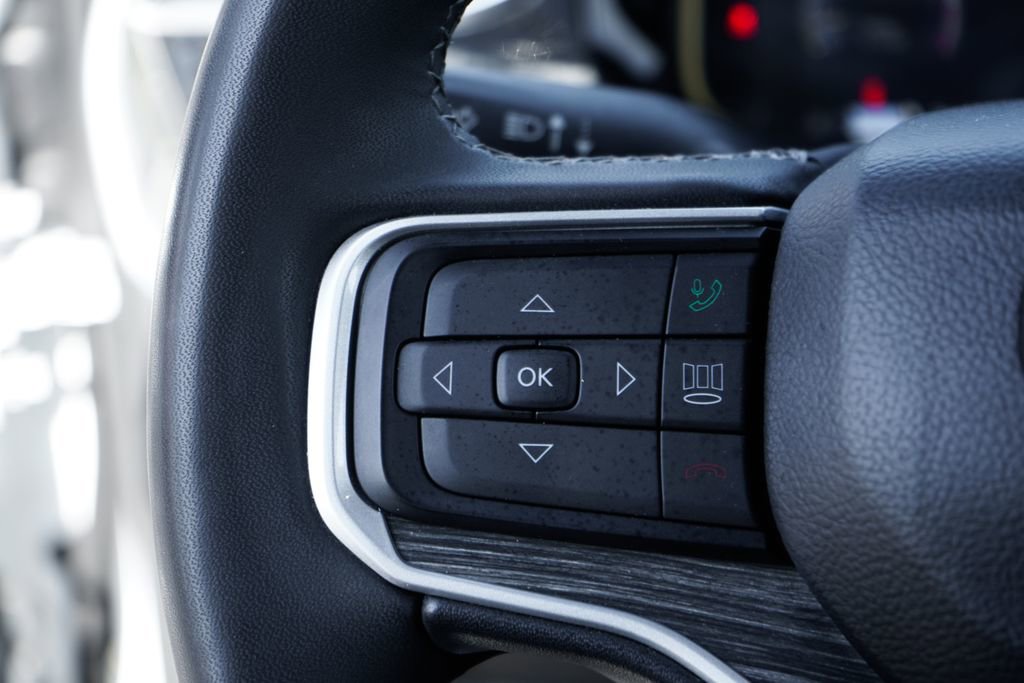 Used 2022 Jeep Wagoneer Series III w/ Rear Seat Video Group 1 image 24