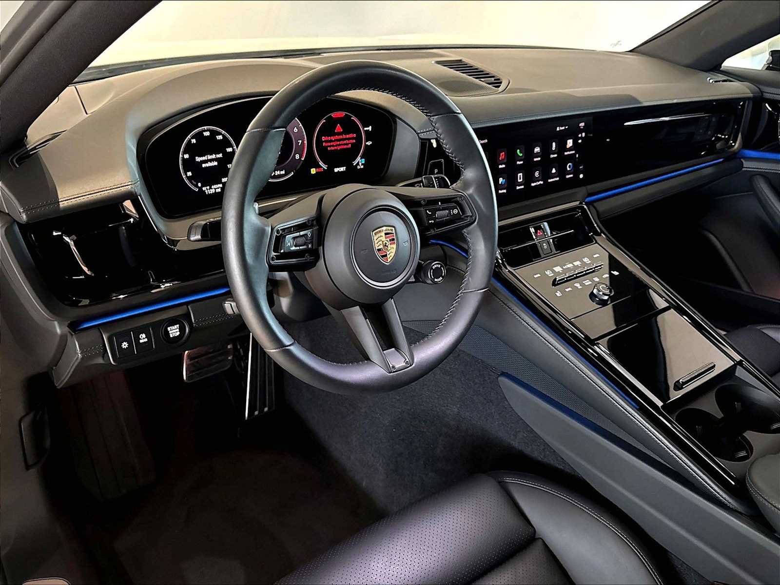 Used 2025 Porsche Panamera RWD image 8