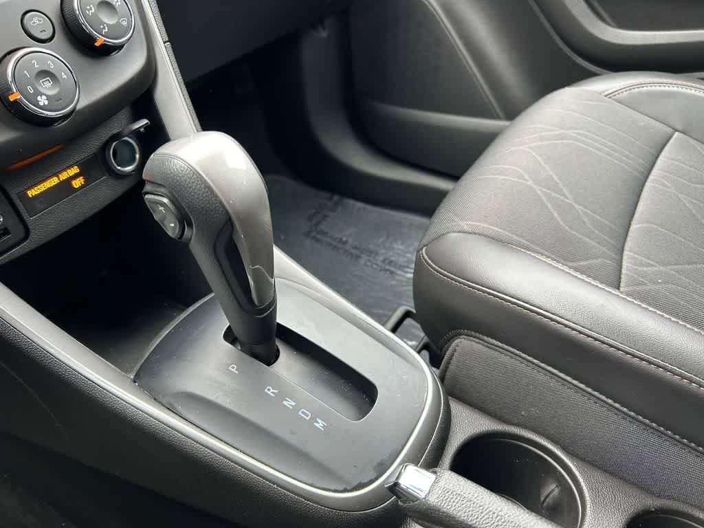 Used 2022 Chevrolet Trax LT w/ LT Convenience Package FWD image 17
