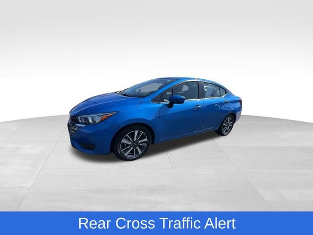 Used 2023 Nissan Versa SV image 4