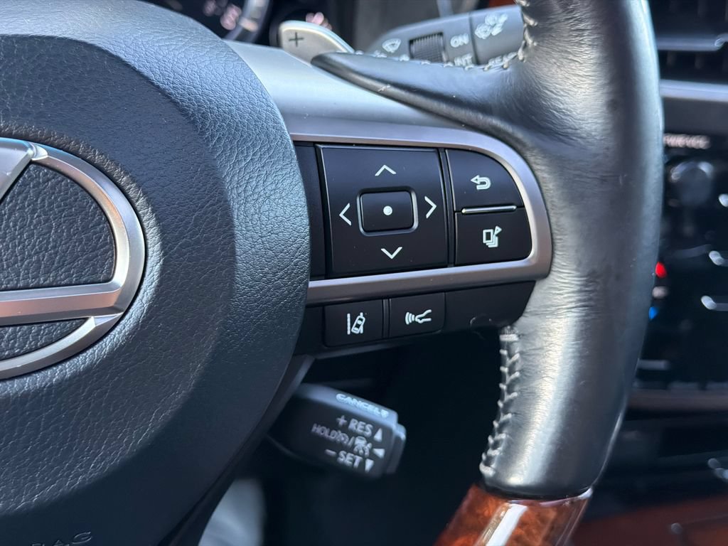 Used 2017 Lexus LX 570 4WD image 26