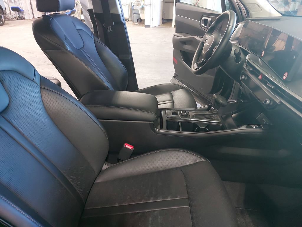 Used 2024 Kia Sorento S AWD/4WD image 10
