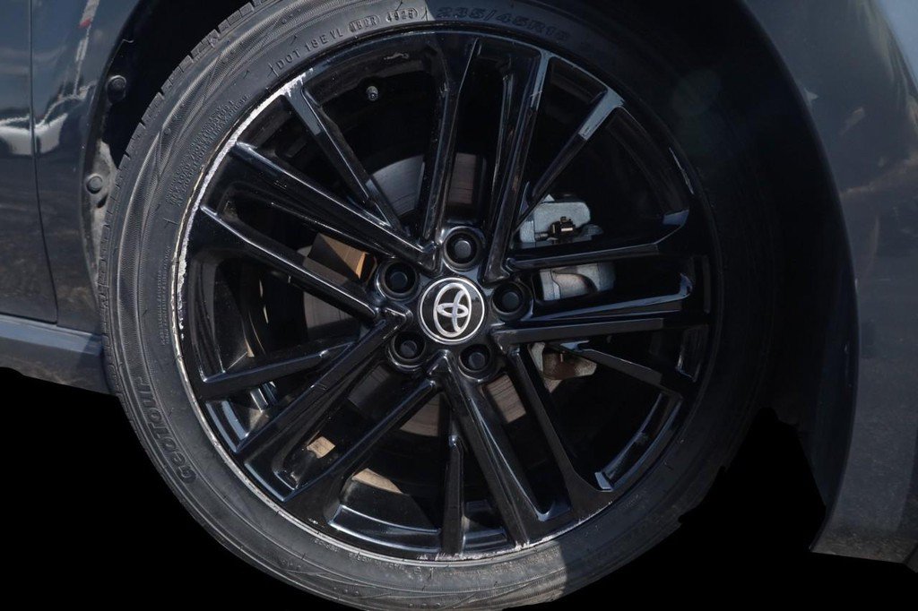 Certified 2025 Toyota Camry SE FWD image 5