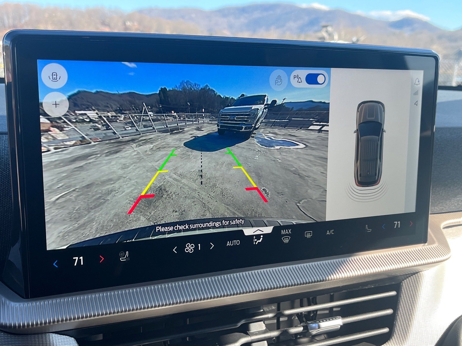 New 2026 Ford Explorer Active w/ Active Comfort Package image 9