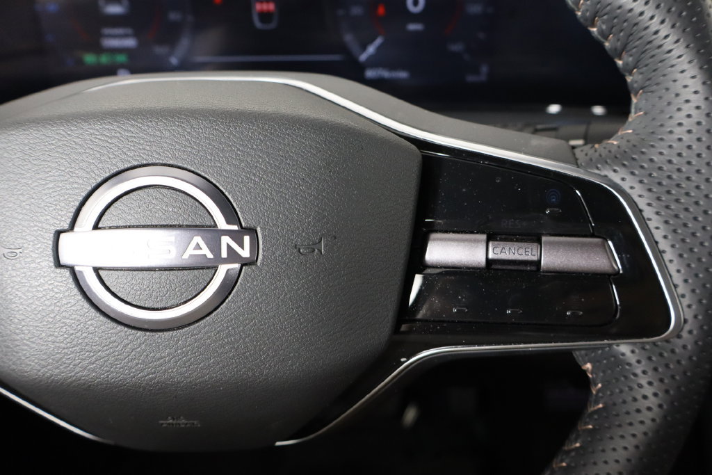 Used 2023 Nissan Ariya AWD image 10