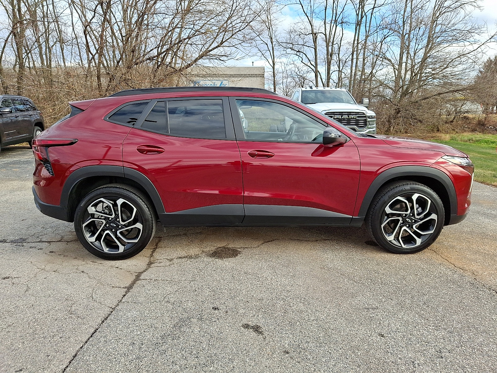 Used 2024 Chevrolet Trax RS w/ Sunroof Package image 9