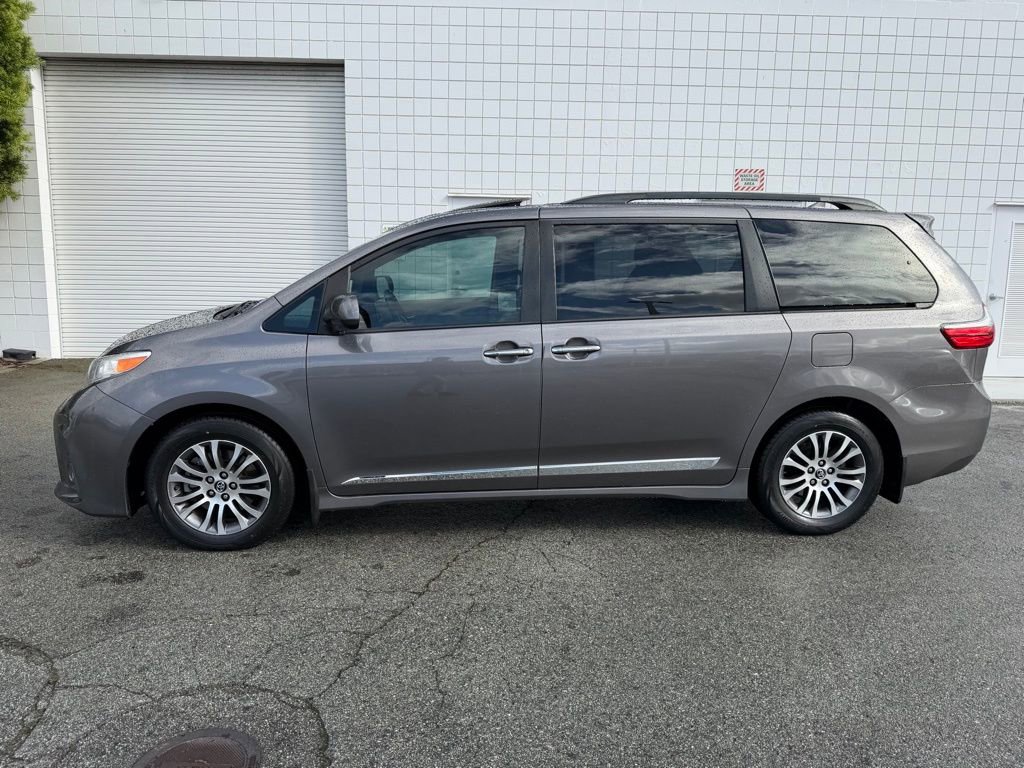 Used 2020 Toyota Sienna XLE Premium w/ Protection Package image 3