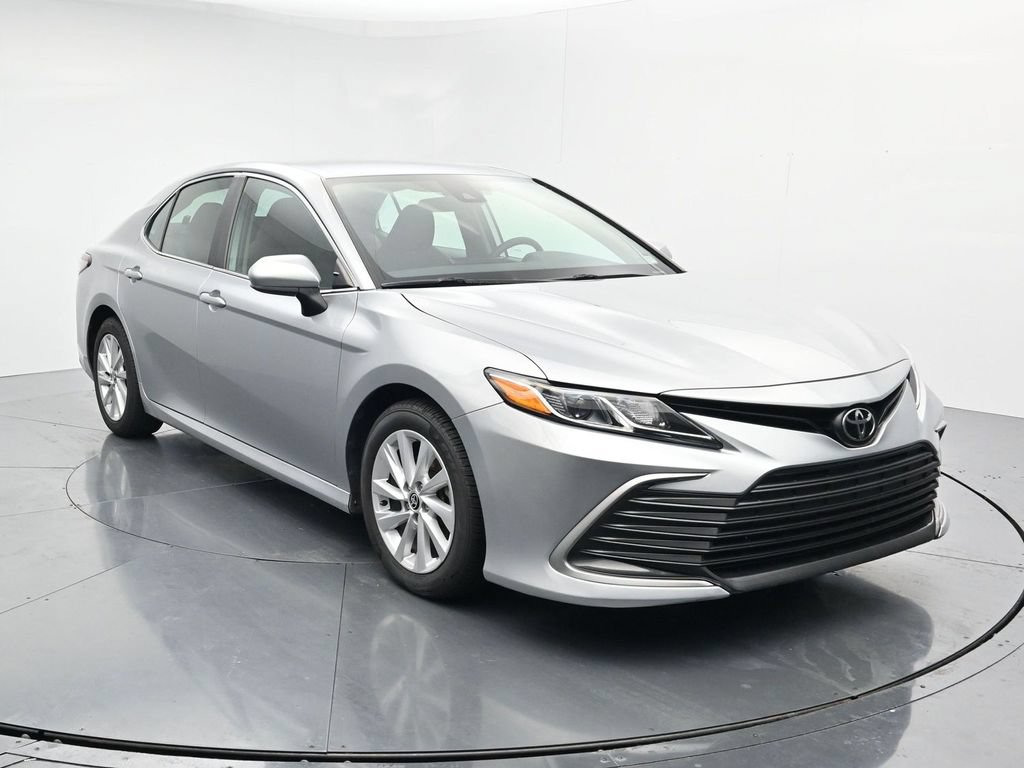 Used 2023 Toyota Camry LE FWD image 2