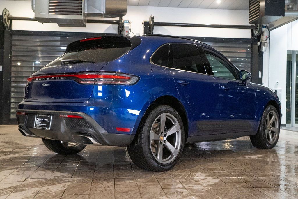 Certified 2025 Porsche Macan image 10