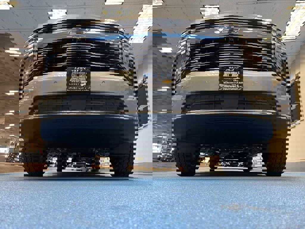 New 2026 Chevrolet Suburban Premier image 17