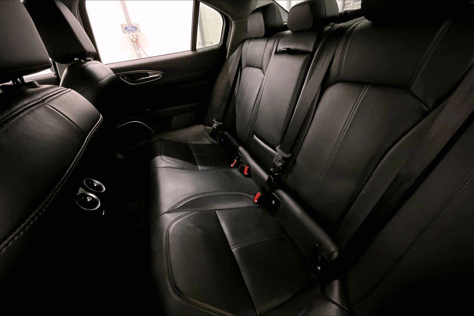 Used 2018 Alfa Romeo Giulia Ti image 27