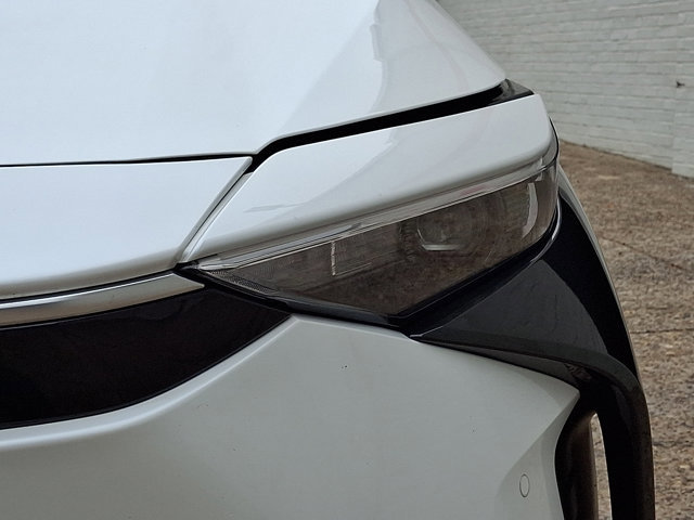 Used 2024 Toyota bZ4X XLE w/ Weather Package image 9