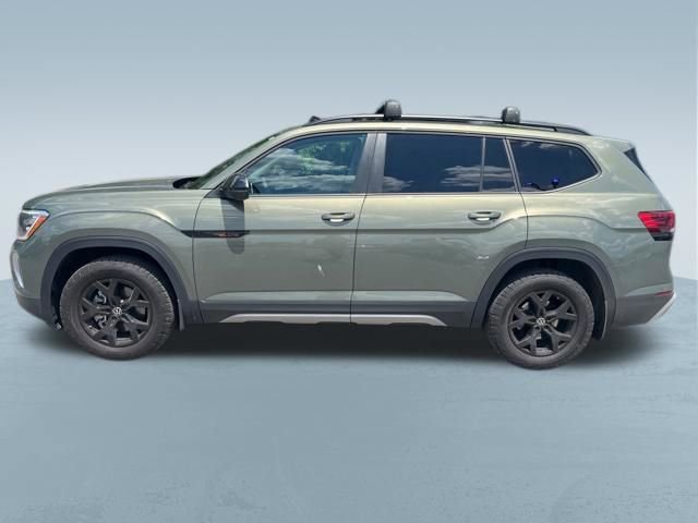 Used 2024 Volkswagen Atlas Peak Edition SE AWD/4WD image 10