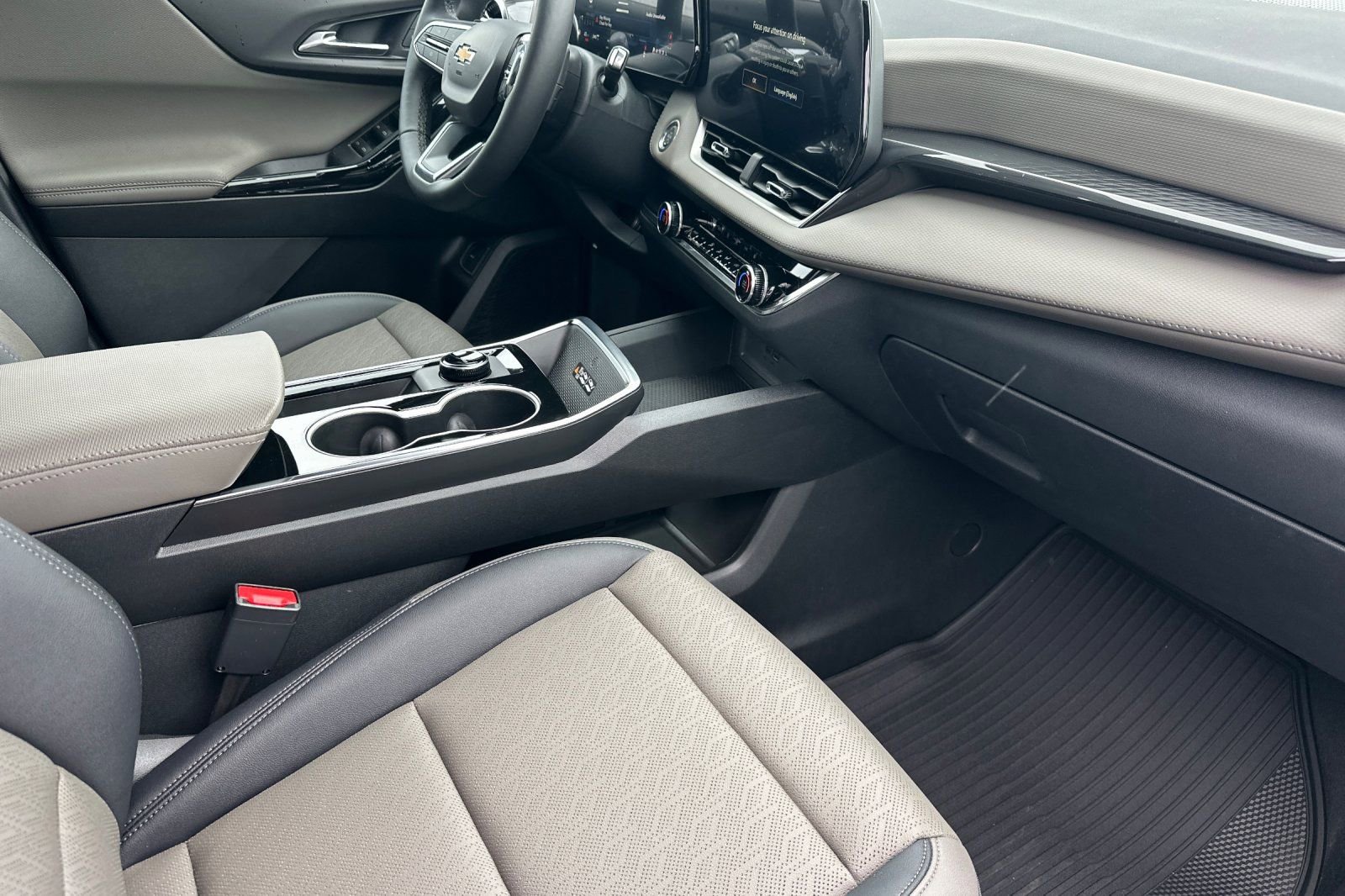 New 2026 Chevrolet Equinox LT w/ Convenience Package II image 18