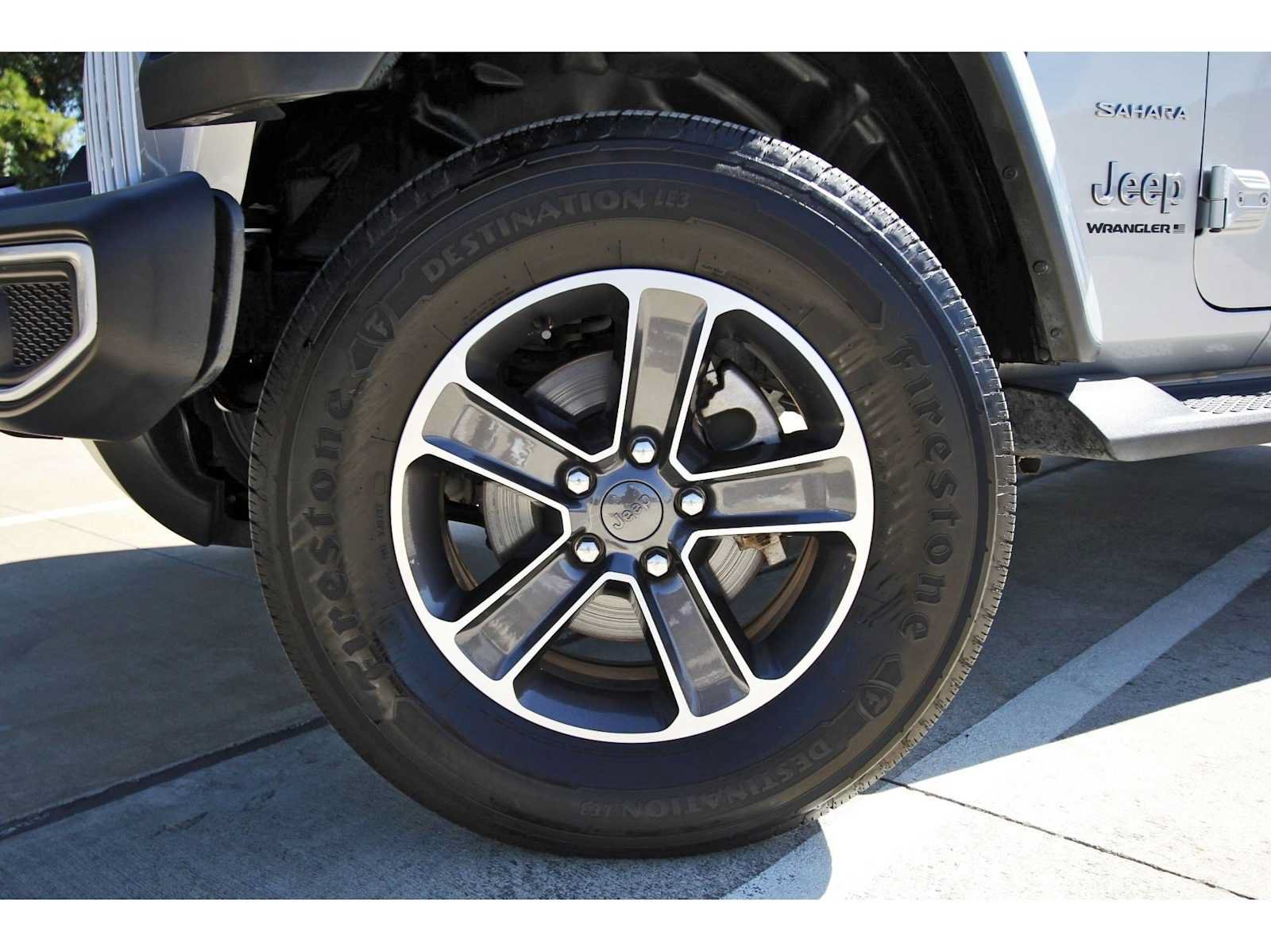 Used 2023 Jeep Wrangler Unlimited Sahara w/ LED Lighting Group AWD/4WD image 26