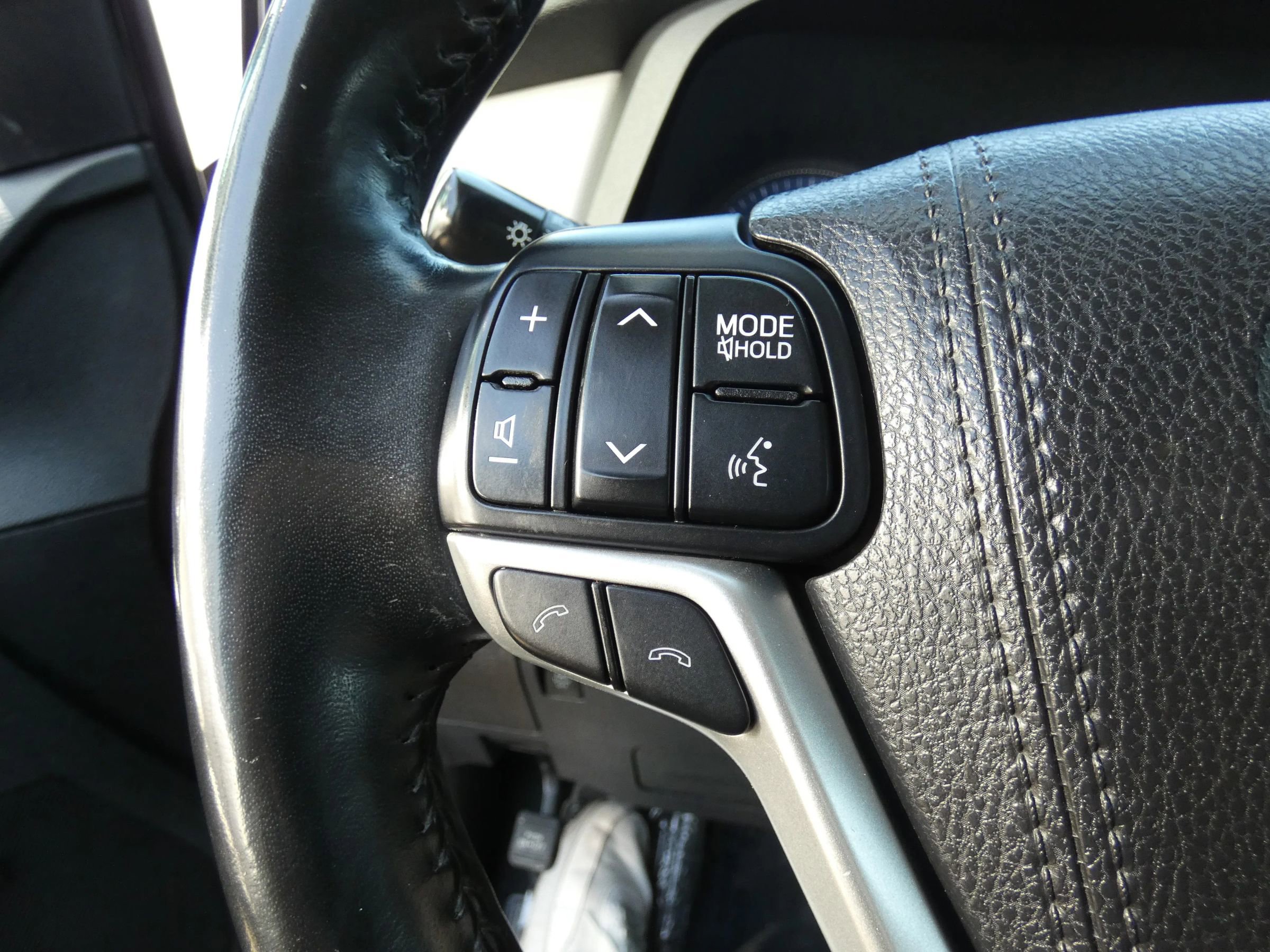 Used 2018 Toyota Sienna Limited image 59