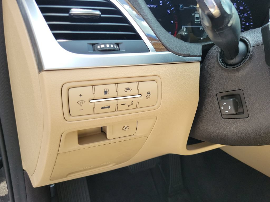 Used 2018 Genesis G80 3.8 RWD image 19