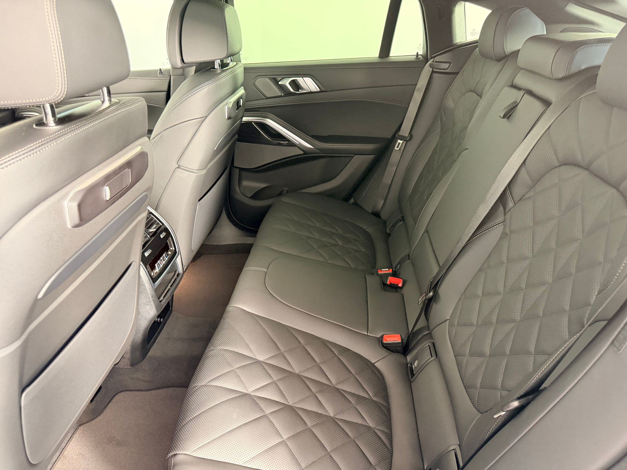 New 2027 BMW X6 xDrive40i AWD/4WD image 13