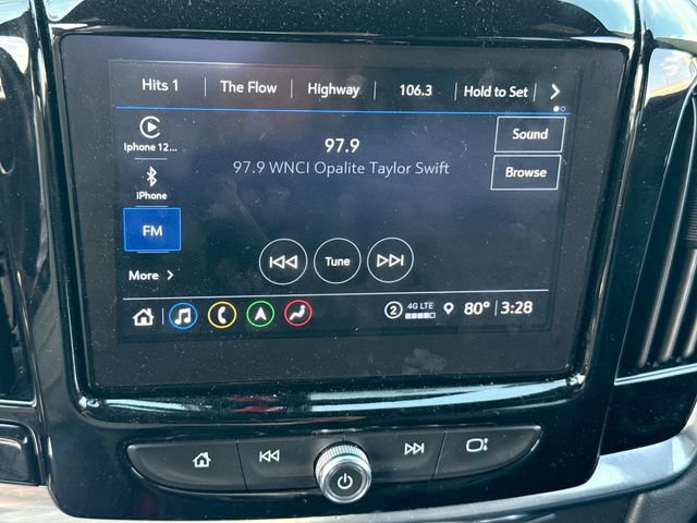 Used 2023 Chevrolet Traverse RS AWD/4WD image 16