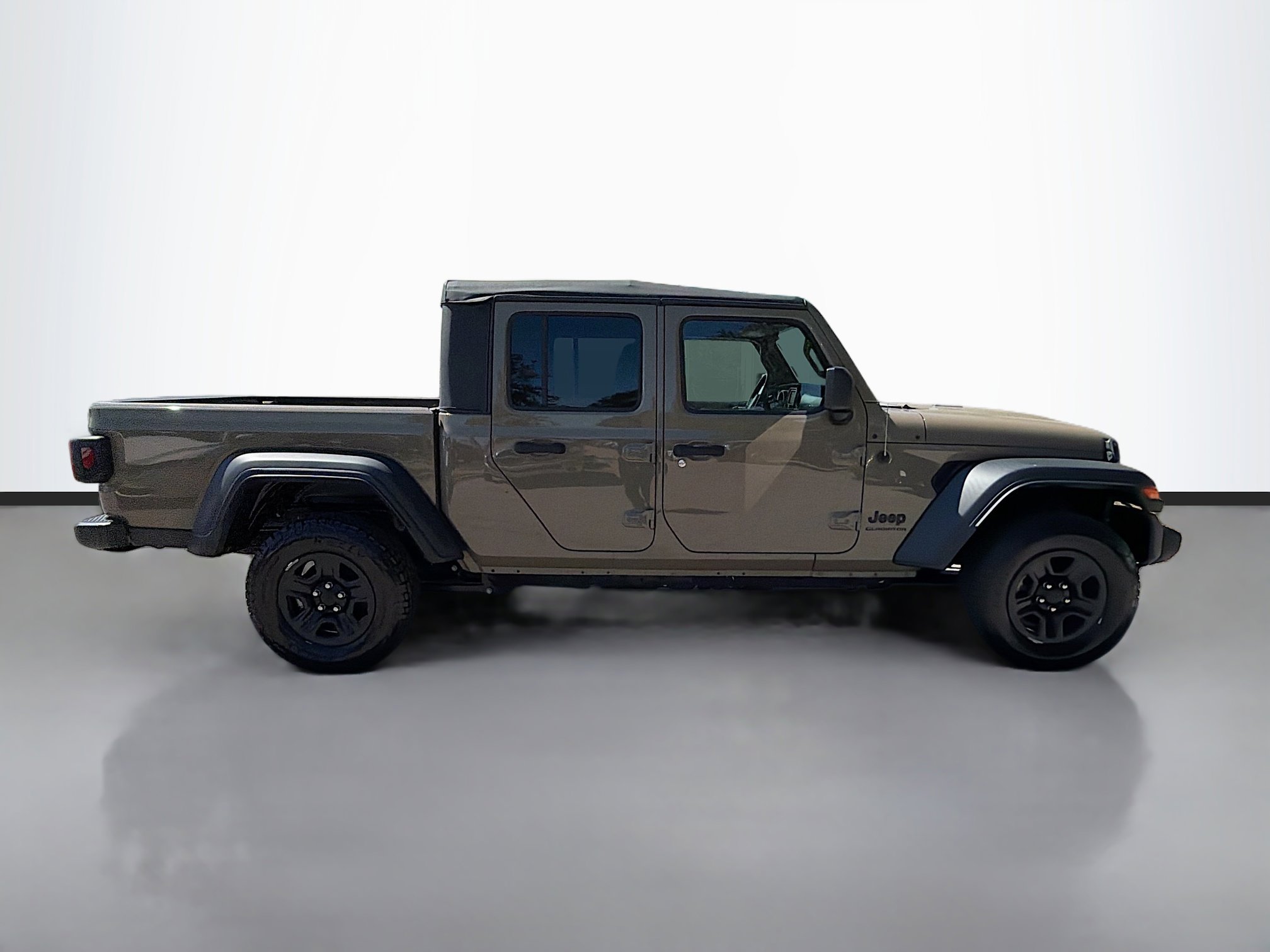Used 2020 Jeep Gladiator Sport image 2