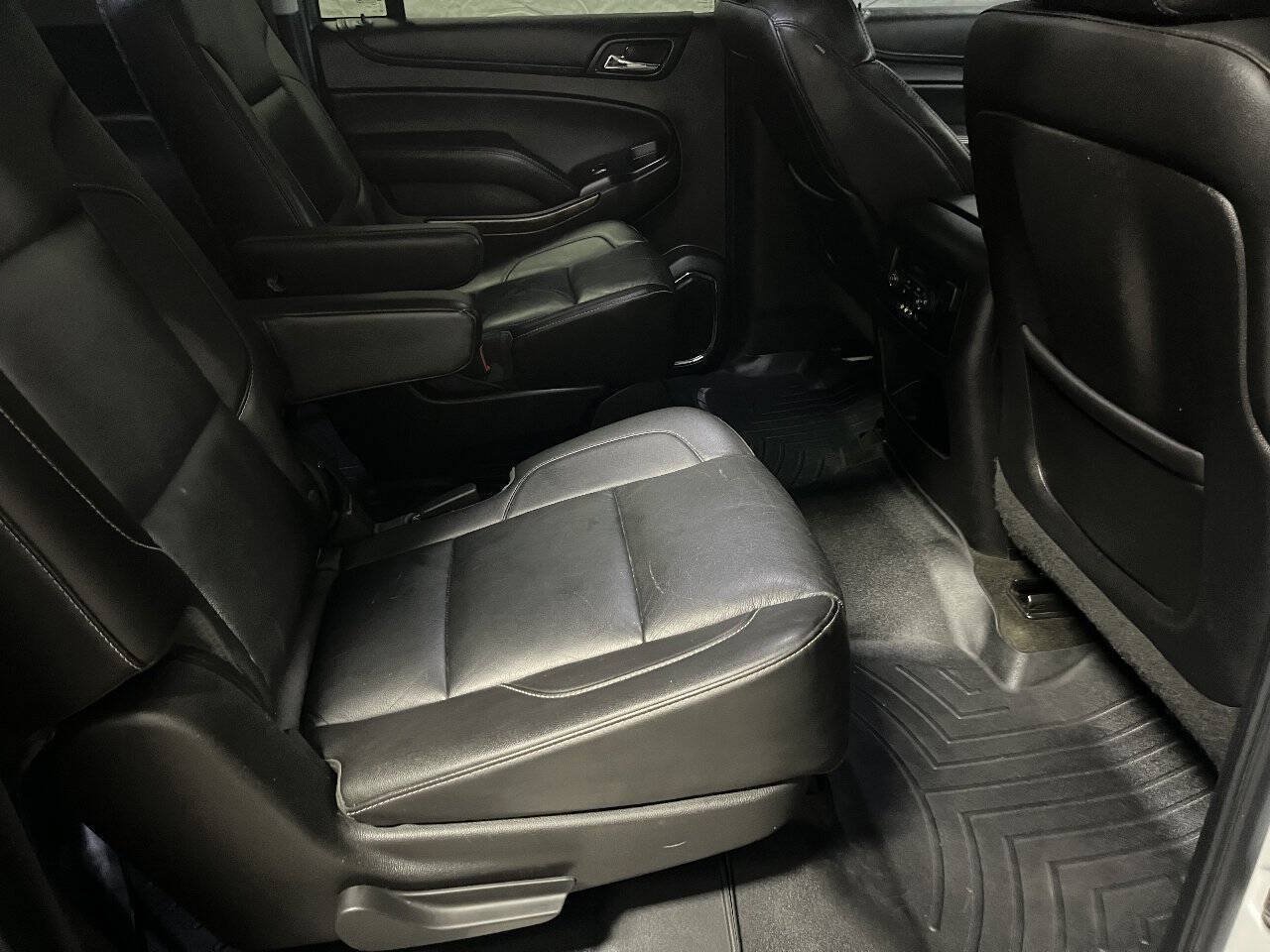 Used 2015 Chevrolet Suburban LT AWD/4WD image 29