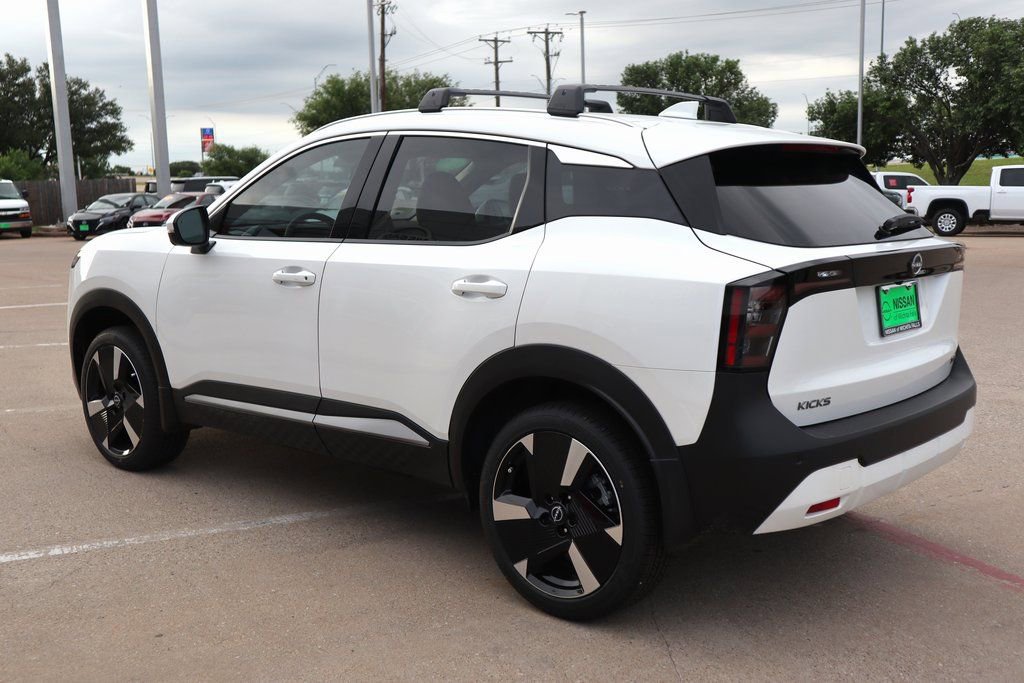 New 2025 Nissan Kicks SR FWD image 8