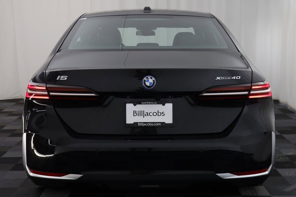 New 2025 BMW i5 xDrive40 w/ Premium Package image 17