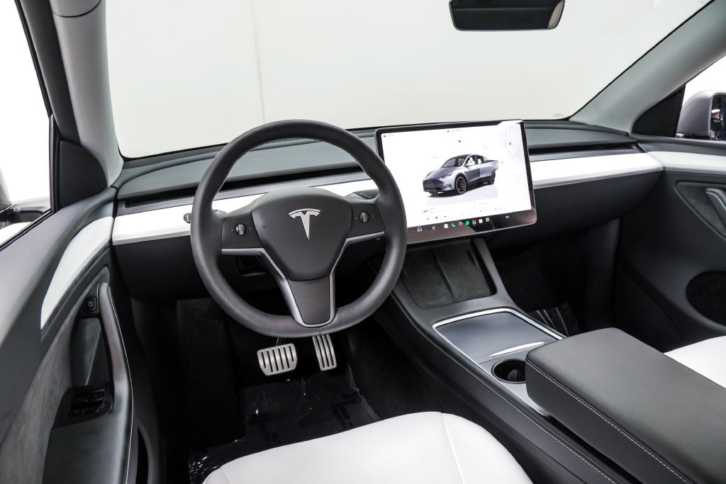 Used 2025 Tesla Model Y Performance AWD/4WD image 6
