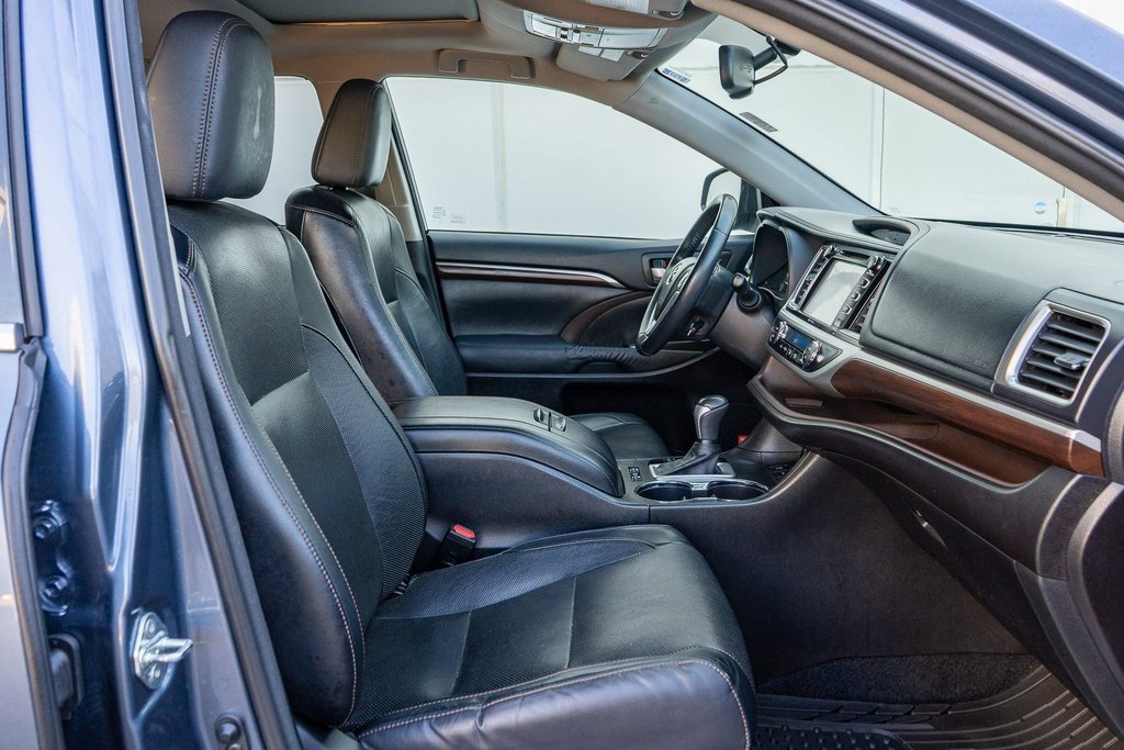 Used 2014 Toyota Highlander Limited image 20