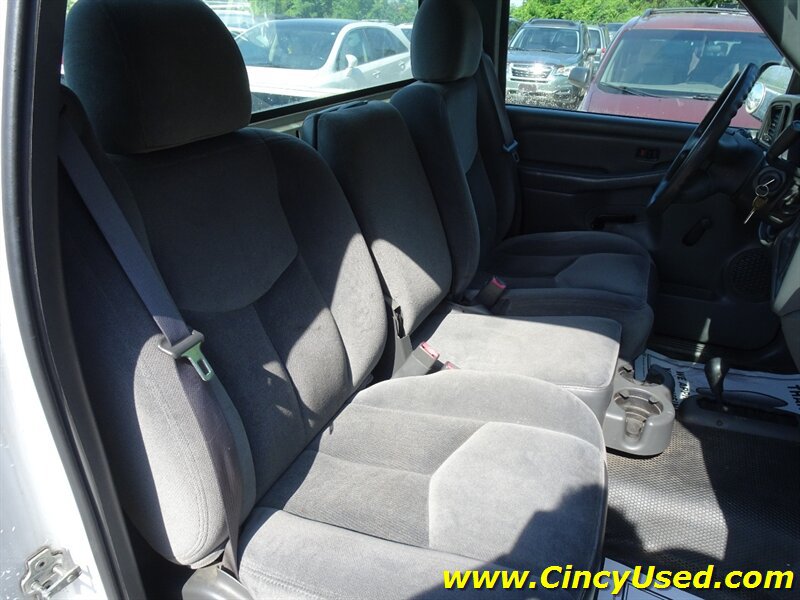 Used 2005 GMC Sierra 2500 W/T w/ Snow Plow Prep Package AWD/4WD image 13