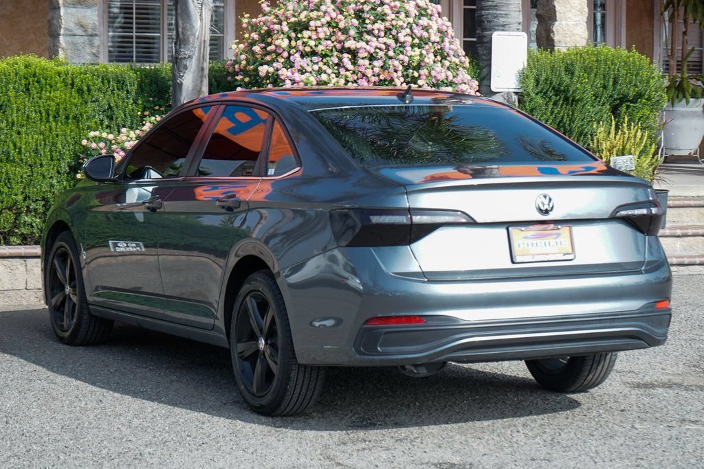 Used 2022 Volkswagen Jetta SE FWD image 6