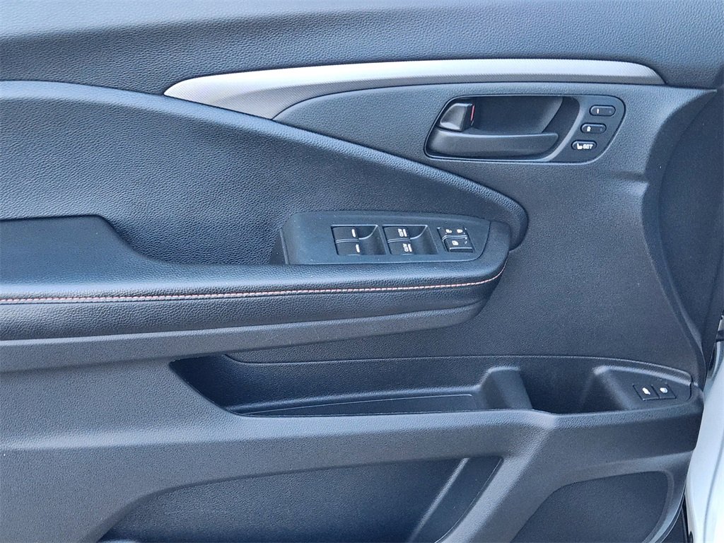 Used 2022 Honda Pilot TrailSport image 17