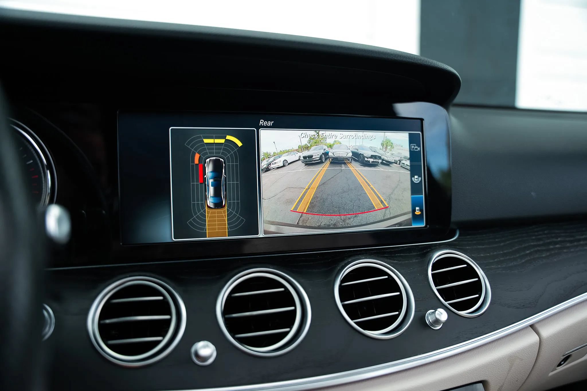 Used 2017 Mercedes-Benz E 300 4MATIC image 45