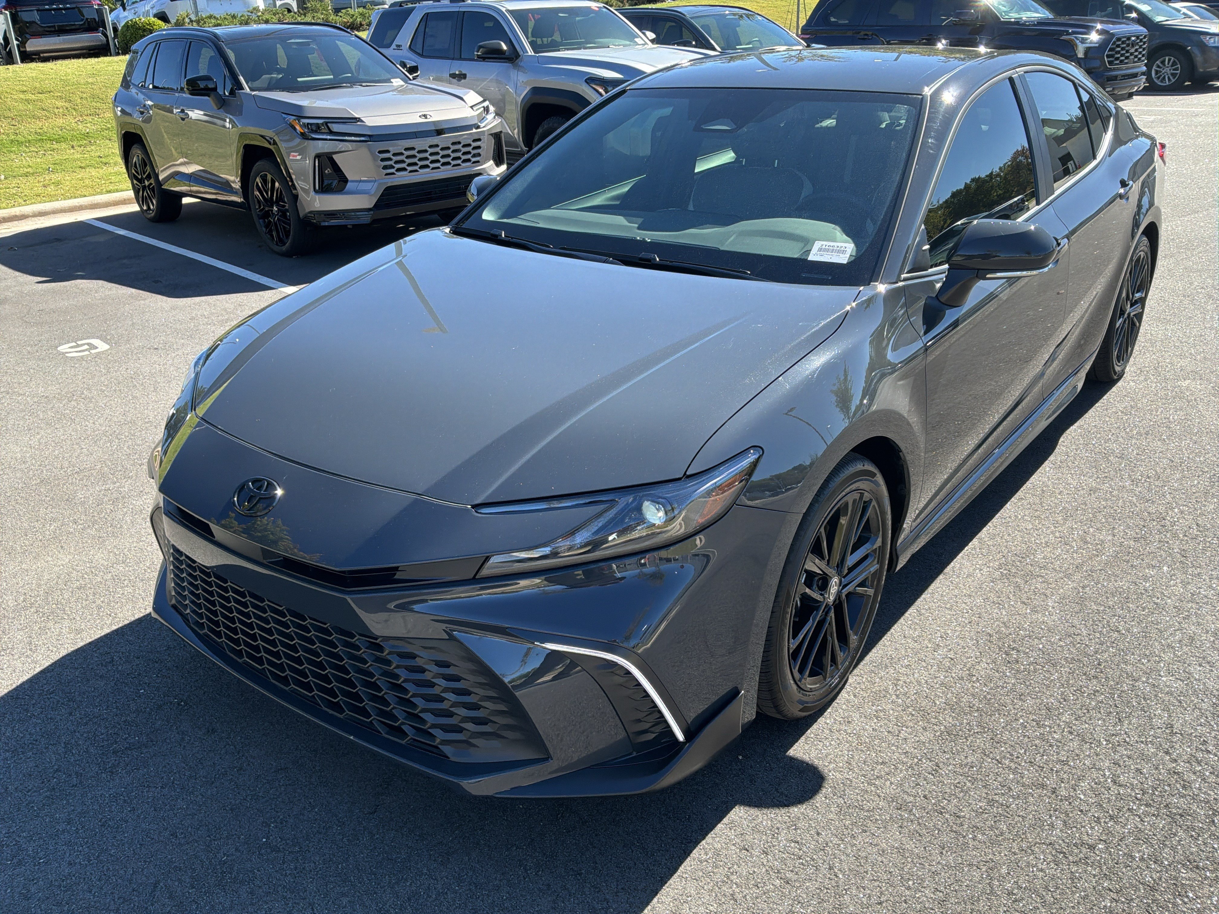 Used 2026 Toyota Camry SE FWD image 5