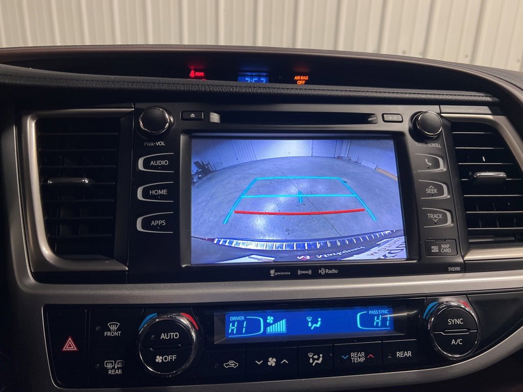 Used 2019 Toyota Highlander XLE image 18