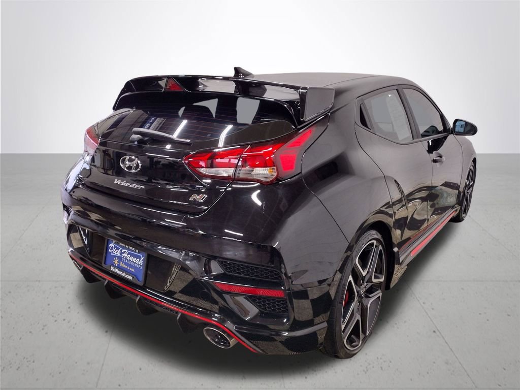 Certified 2022 Hyundai Veloster N Base image 13