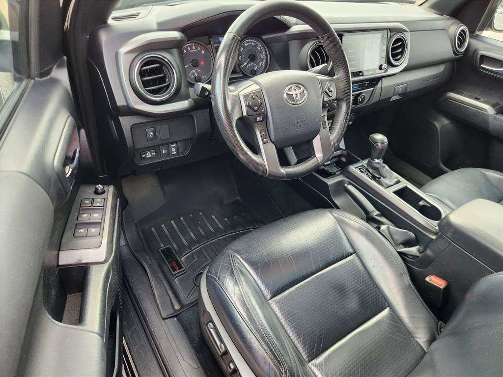 Used 2020 Toyota Tacoma TRD Sport w/ TRD Premium Sport Package AWD/4WD image 16