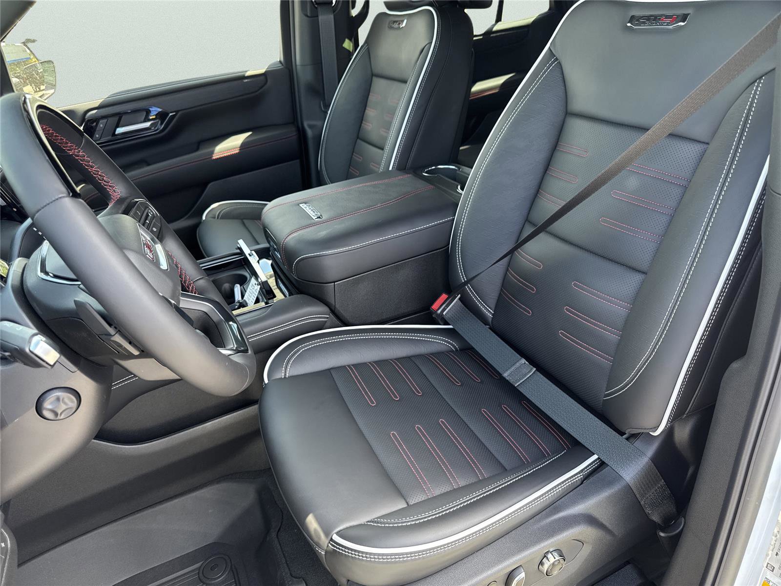 New 2026 GMC Yukon AT4 Ultimate w/ LPO, Floor Liner Package AWD/4WD image 33